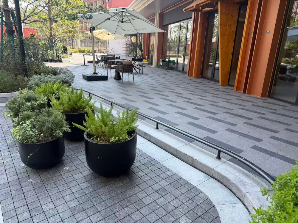 What Capabilities Does a Tile Supplier Need for Large-Scale Landscape Paving Projects?
